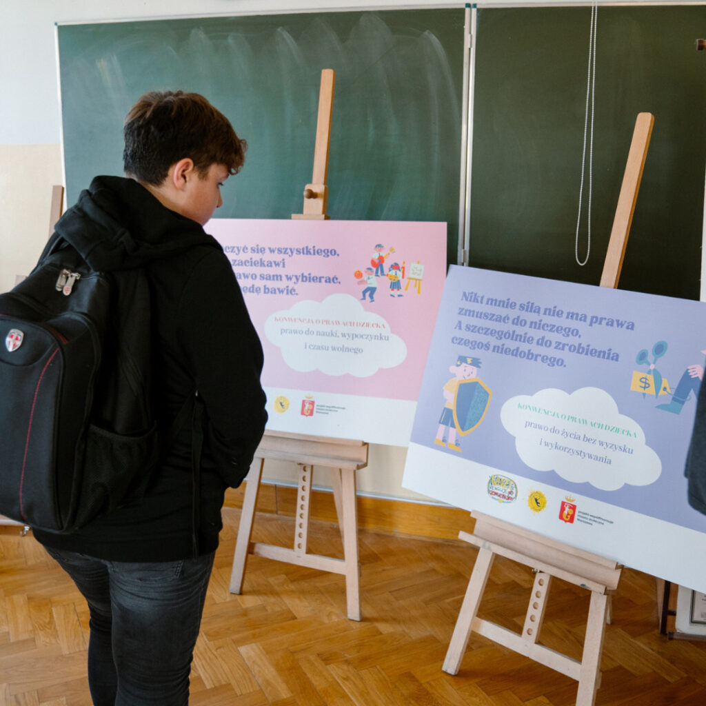Dzieciaki w akcji: Jak przywrócić wiarę w demokrację i uratować planetę